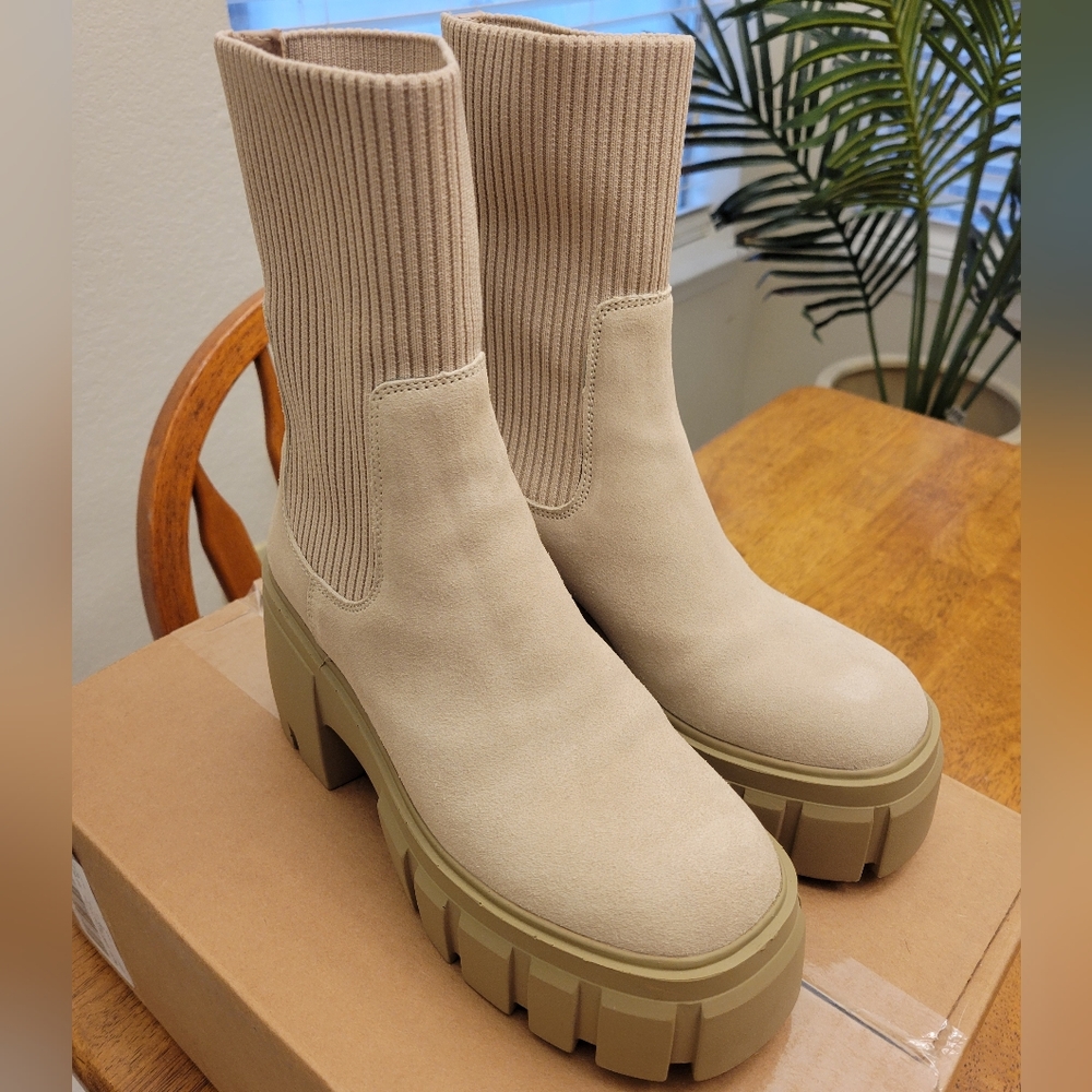 Steve Madden Limit Sand Suede size 6